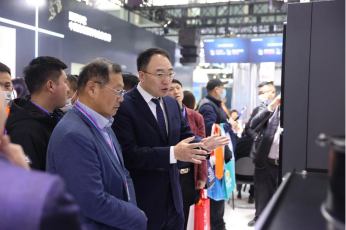 重庆时时彩：“世界高度 中国温度” 四季沐歌硬核实力闪耀中国热泵展